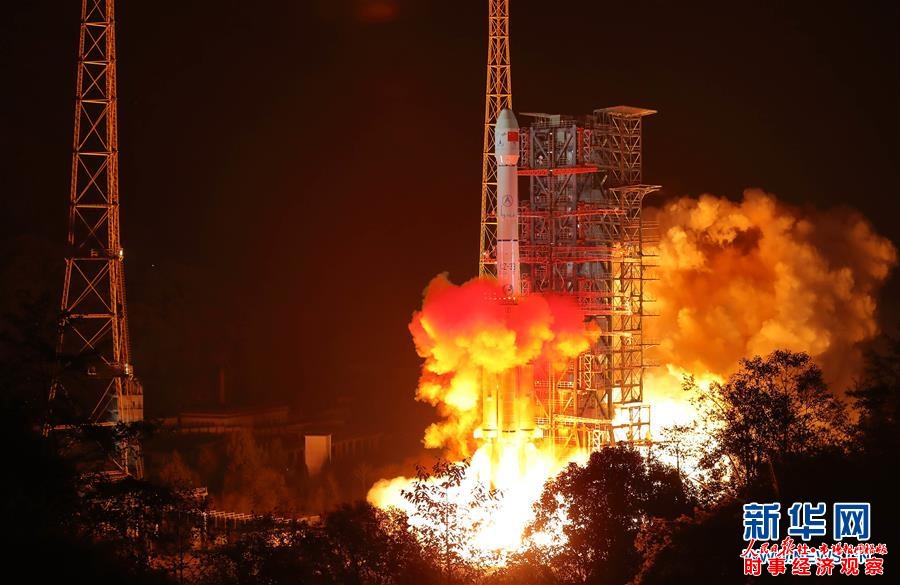 (图文互动)(2)我国探月工程嫦娥四号探测器成功发射 开启人类首次月球背面软着陆探测之旅